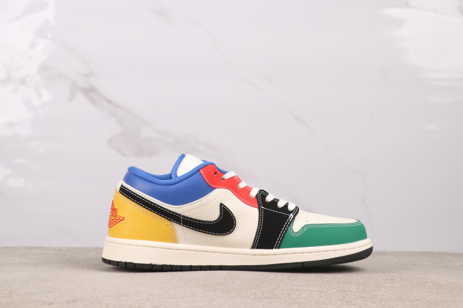 20251115/Nike_251115-2